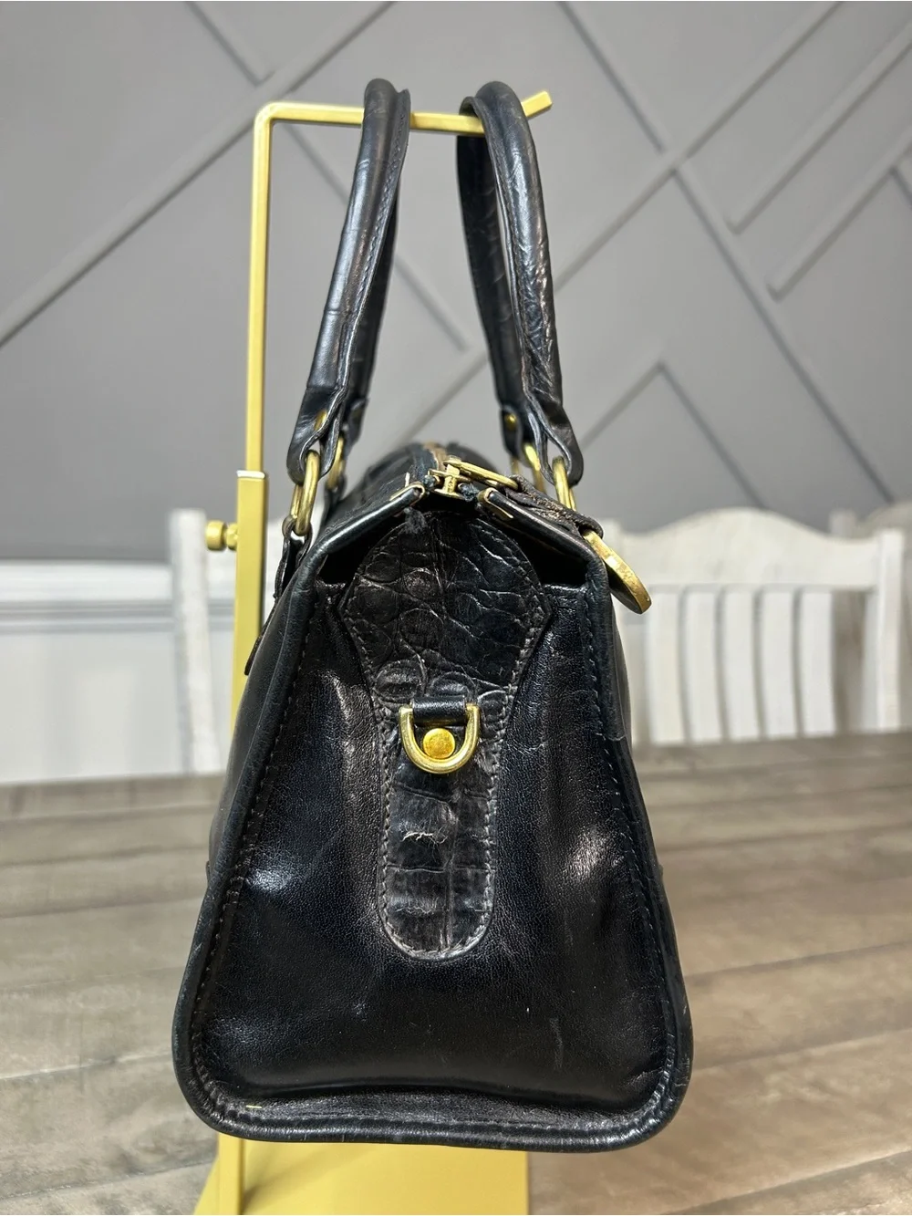 Vintage Brahmin Black Leather Croc Embossed Satchel Bag Ship Key Fob